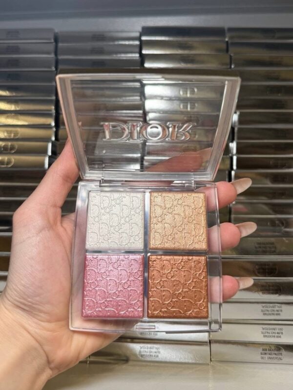 Cosmetic pallet