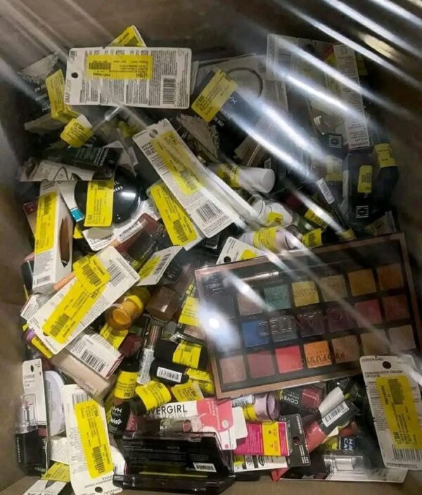Makeup - Image 5