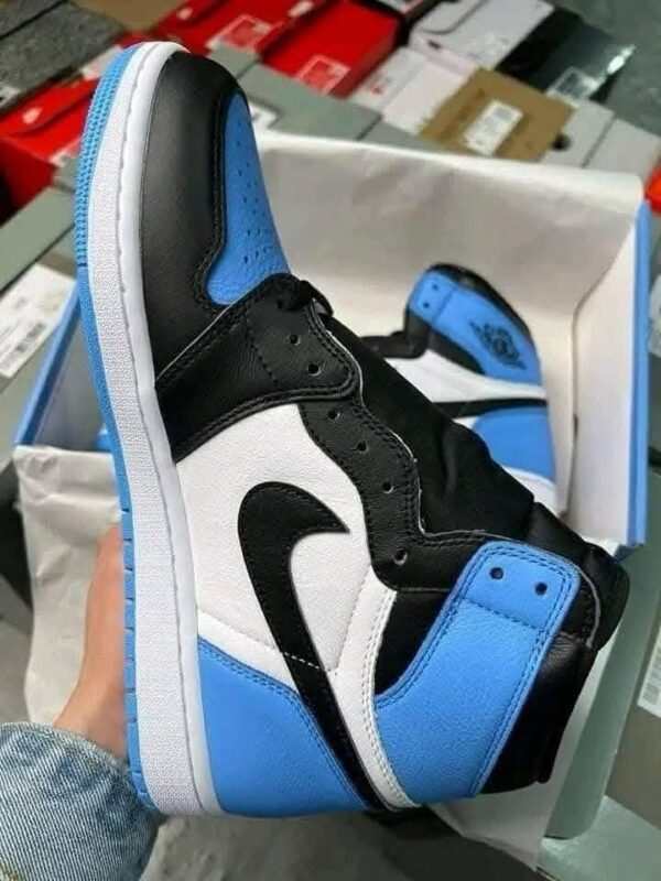 Branded shoes - Image 3