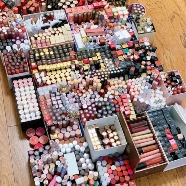 Makeup - Image 2