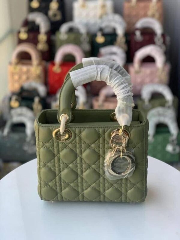 Female handbag - Image 9