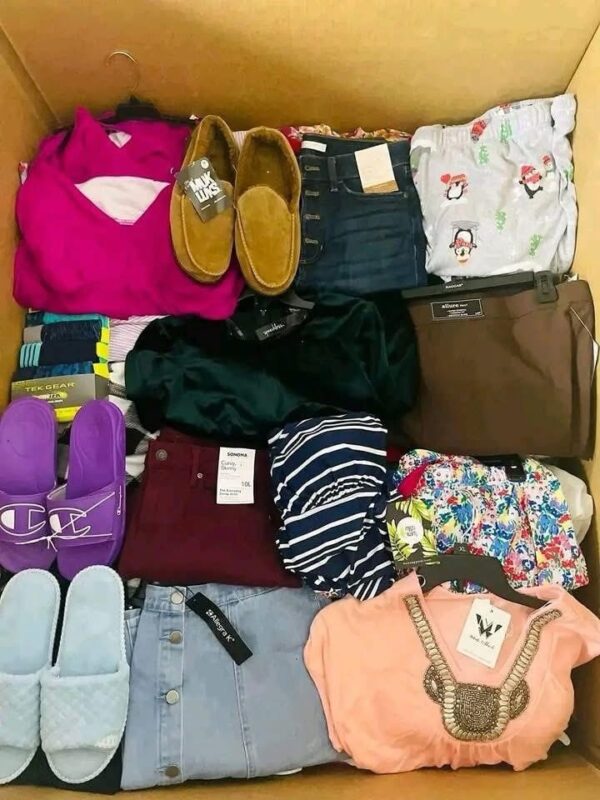 Mixed clothes and shoes - Image 6