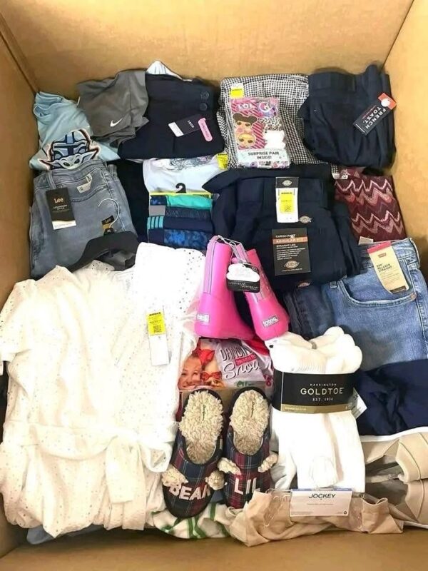Mixed clothes and shoes - Image 4