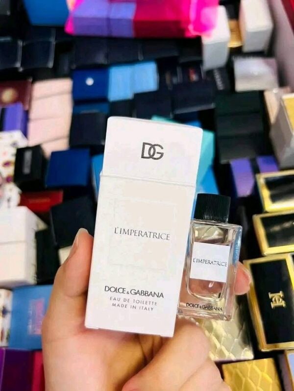 Perfume - Image 9