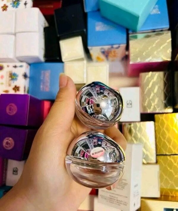 Perfume - Image 12