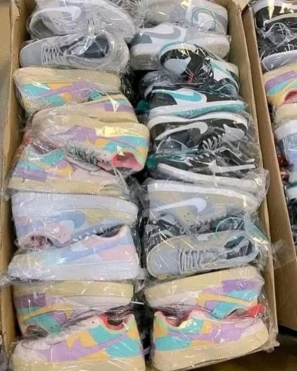 Nike shoes - Image 4