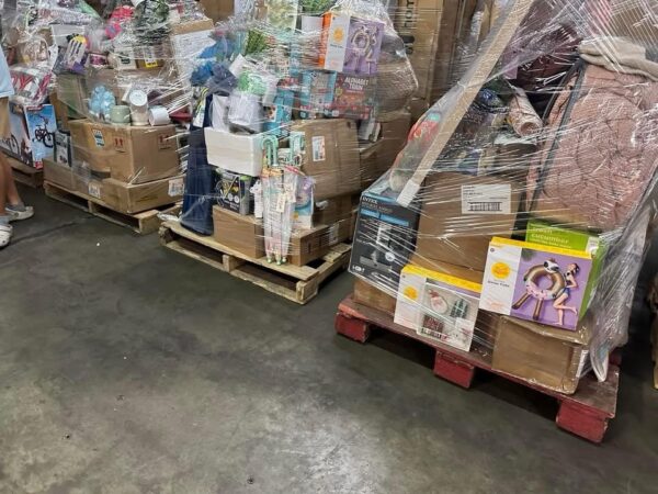 Electronic mystery boxes