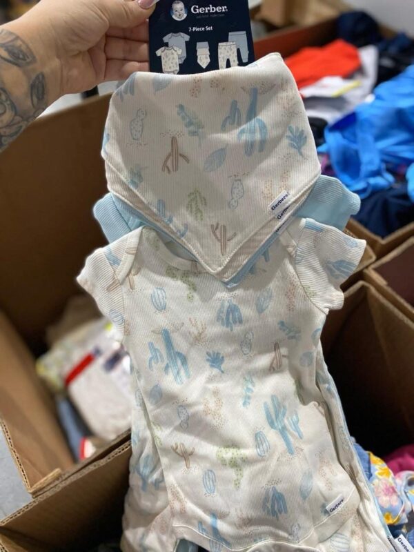 Kids clothing - Image 2
