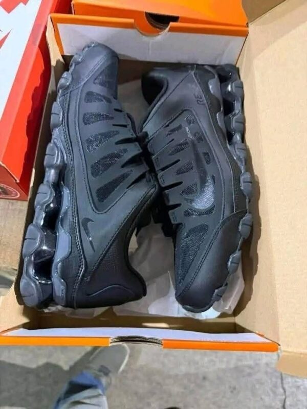 Nike shoes - Image 6