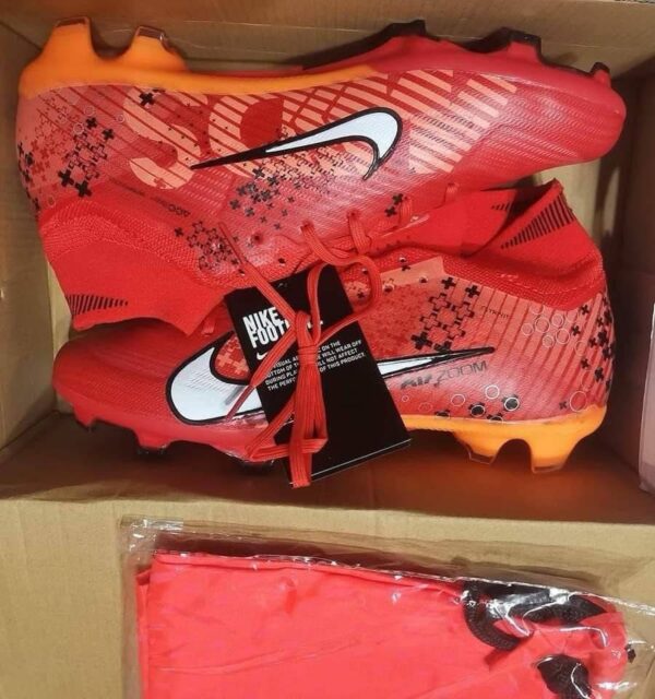 Soccers cleat - Image 2