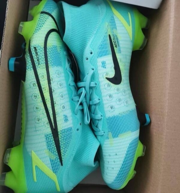 Soccers cleat