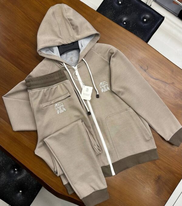 Tracksuits - Image 19