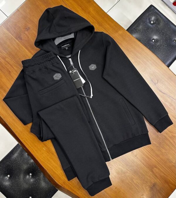 Tracksuits - Image 15
