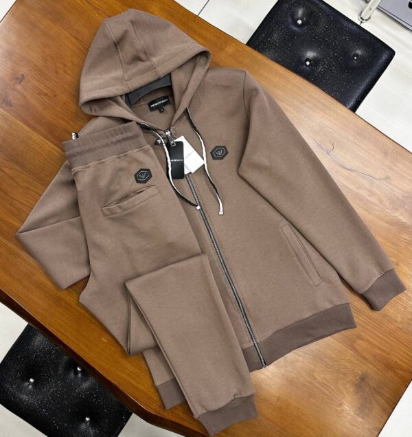 Tracksuits - Image 11