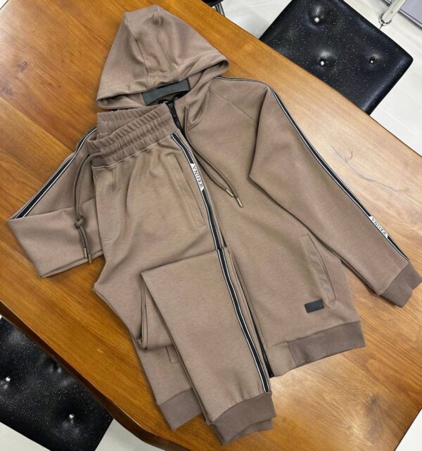 Tracksuits - Image 9