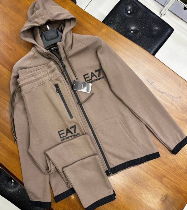 Tracksuits - Image 6