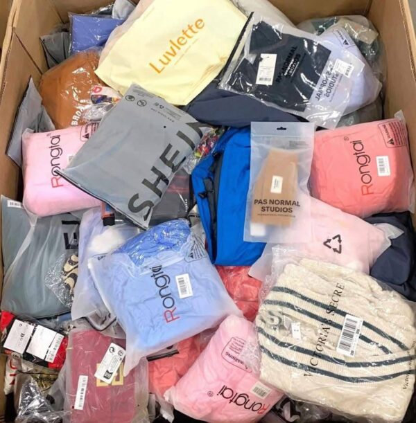 Assorted clothes - Image 6