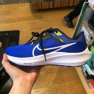 Sport shoes